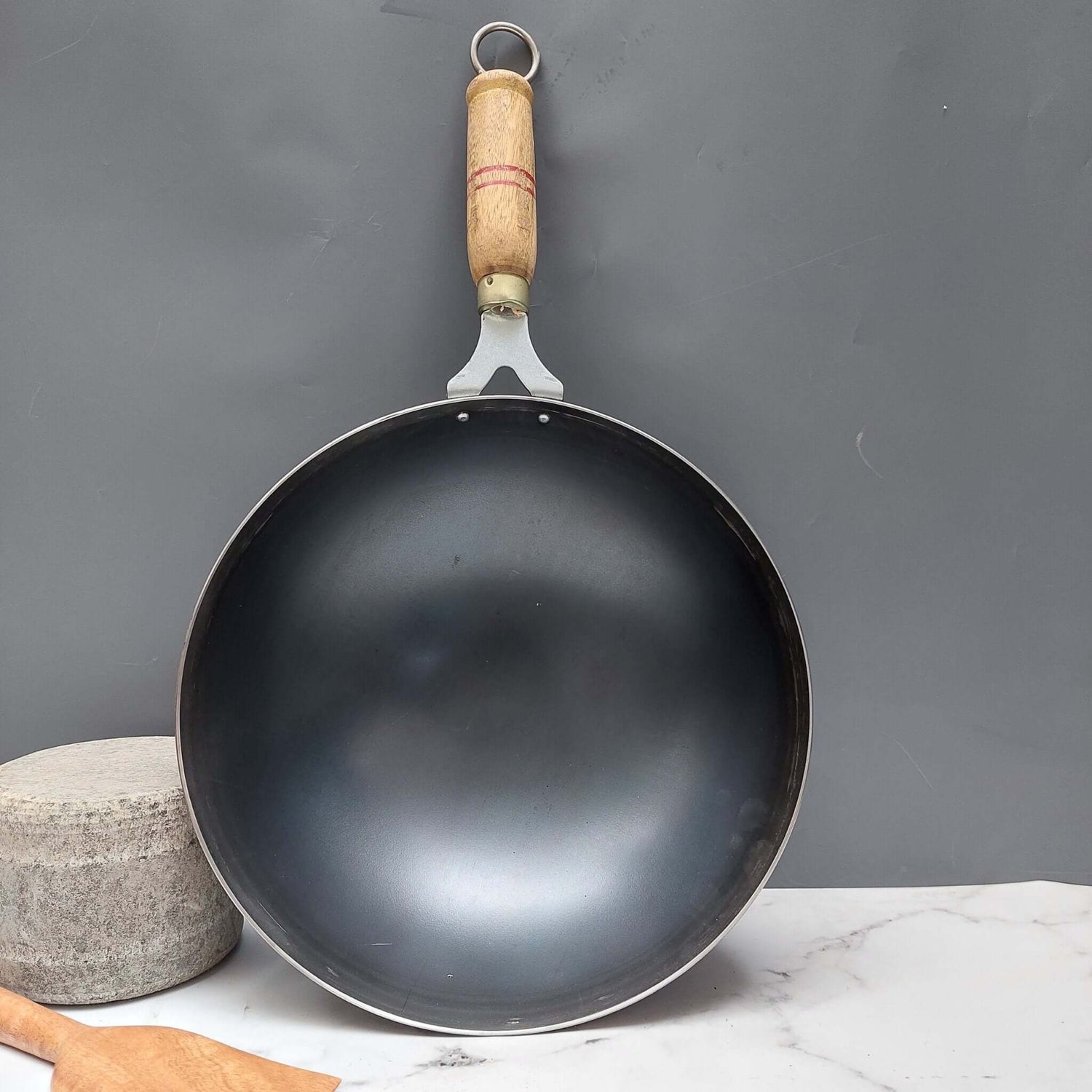 High-quality pure iron utensils for safe and healthy cooking